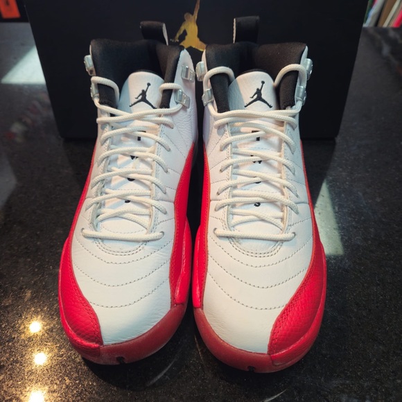 Sz 5.5y AIR JORDAN 12 RETRO 'CHERRY' 2023 - Picture 6 of 9